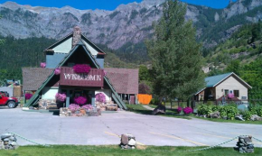 Отель Twin Peaks Lodge & Hot Springs  Орей